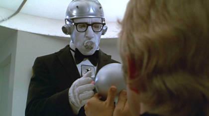 Woody Allen disfrazado de robots