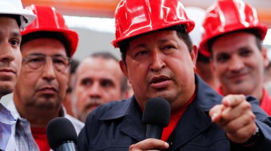 Chavez durante la inauguración de una fabrica de tractores ayer