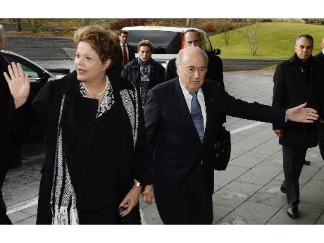 Rousseff y Joseph Blatter hace un mes en Zurich