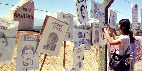 Familiares de desaparecidos chilenos en las puertas de la Colonia