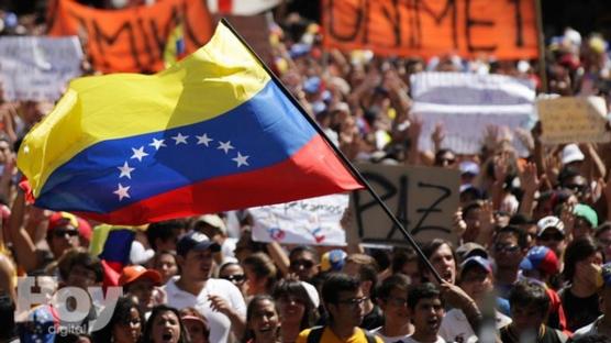 Venezuela: otros dos muertos en protestas mientras se espera una misión de la Unasur