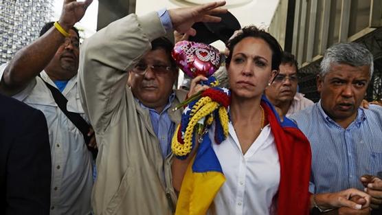 La justicia venezolana avaló la destitución de Machado e impidieron su entrada al Congreso