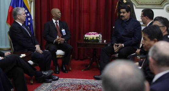 Maduro dialogó ayer con los cancilleres de Unasur