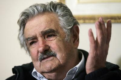Mujica lleva temas para tratar con Obama