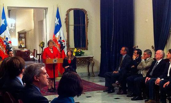 Bachelet detalla su propuesta ante su gabinete
