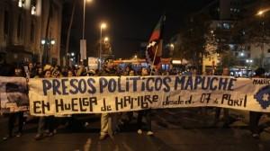 Marcha solidaria en Santiago, el jueves pasado