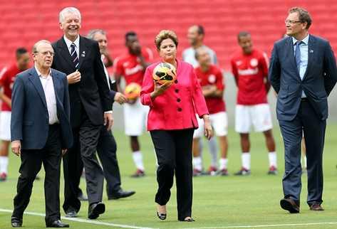 Dilma sale a la cancha