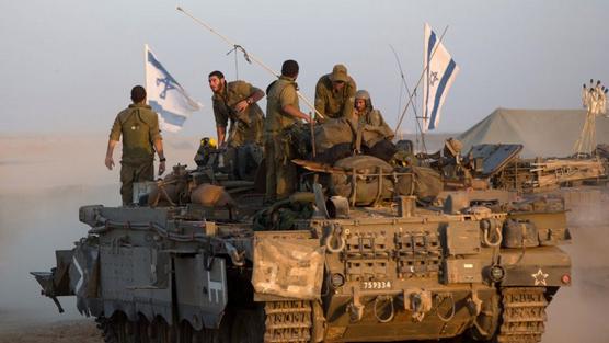 Tanques israelíes apoyan acción de comandos, ayer
