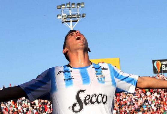 Diego García festeja su gol, ayer en Ciudadela