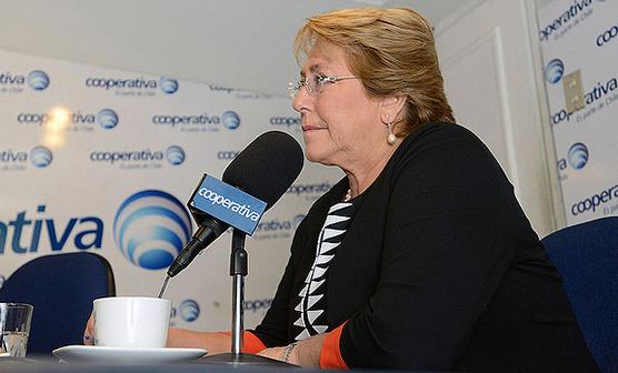 Bachelet, entrevistada por Cooperativa, ayer