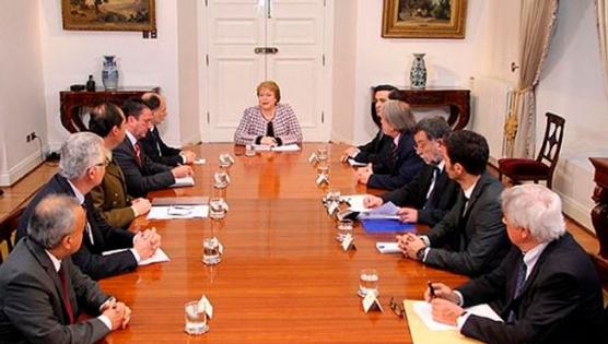 Bachelet encabezó reunión de gabinete para enfrentar cambios en seguridad