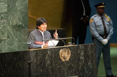 Evo Morales abogando por los derechos de los indigenas