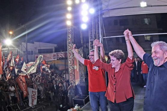 Dilma Rousseff con el apoyo permanente de Lula