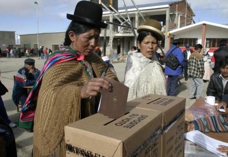 Mujeres bolivianas son mayoría en el electorado