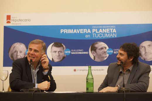 Felipe Pigna (derecha)