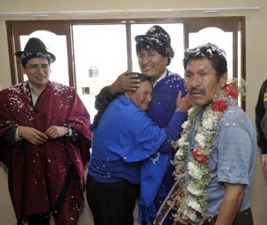 Morales recibe una cordial bienvenida en Potosi, ayer domingo