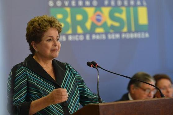 Rousseff no pudo contener las lagrimas al recibir el informe
