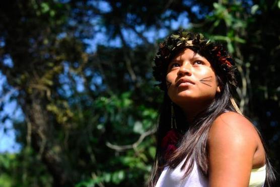 Indigena perteneciente a un grupo reducido que habla tupi-guarani
