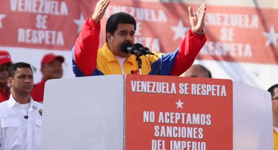 Maduro habla ante una enfervorizada multitud