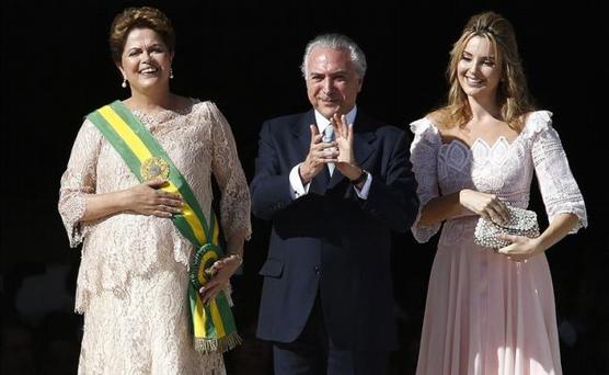 Rousseff junto al vicepresidente, Michel Temer  y su esposa, Marcela 