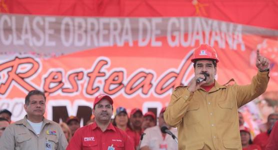 Maduro en un acto con trabajadores