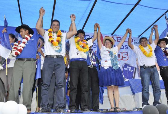 Evo Morales presenta Candidatos, a la alcaldía Juanita Miranda y Pablo Canedo a la gobernación de Tarija