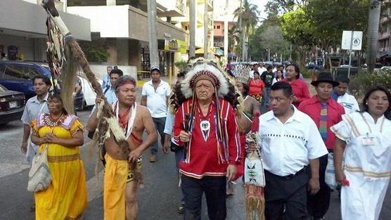 Lideres indigenas del continente. ayer en Panama