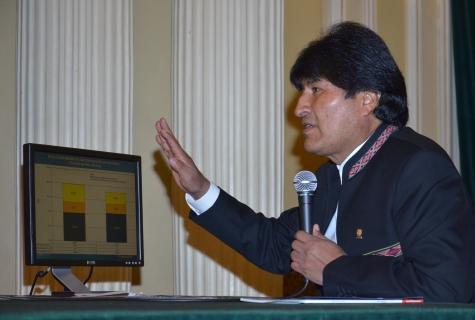 Morales en dialogo con periodistas, ayer en La Paz