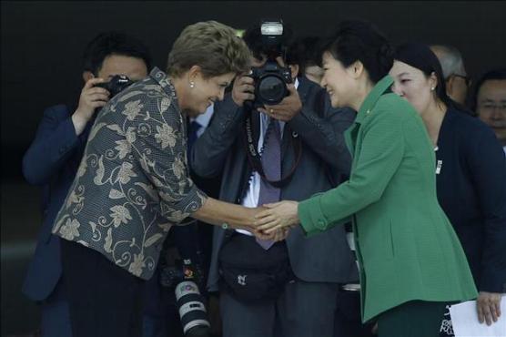  La mandataria surcoreana, Park Geun-Hye y Dilma Rousseff, ayer en Sao Paulo