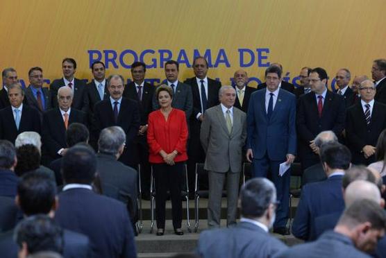 Dilma se propone seducir a los empresarios