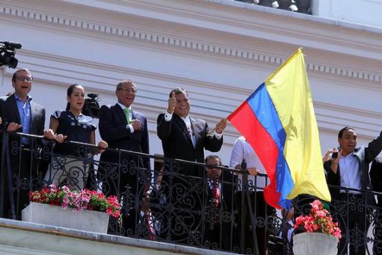 Correa habló ante una multitud que salió en su defensa, ayer en Quito