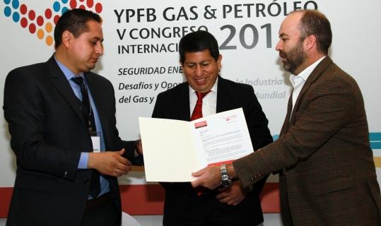 Por YPFB, Guillermo Achá, y del ministro de Hidrocarburos y Energía, Luis Alberto Sánchez, reciben distincion America Economía