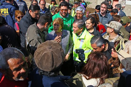 Bachelet se interiorizó de los daños en Tocopilla