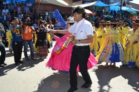 Morales participó de la entrada de la virgen de Urcupiña