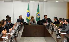 Rousseff reunida con senadores y diputados aliados. este domingo en Brasilia