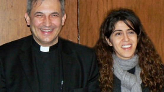 El obispo Lucio Ángel Vallejo Balda y Francesca Chaoki, ayer en Roma