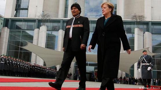 Evo Morales y Angela Merkel, ayer en Berlin