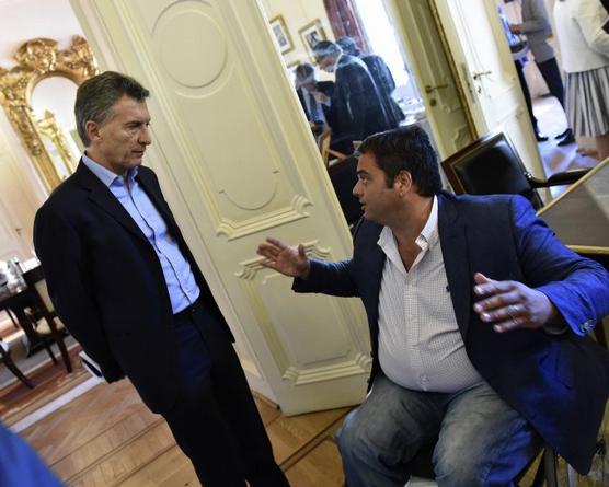 Macri escucha a Triacca ayer en Casa Rosada