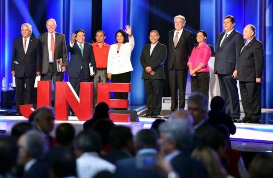 Los candidatos que participaron el domingo en un caliente debate