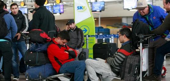 Miles de pasajeros varados en Santiago, ayer
