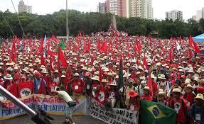 Defenderán a la democracia y a Dilma