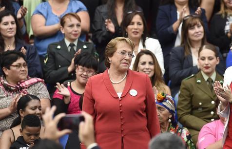 Bachelet durante un acto oficial, ayer
