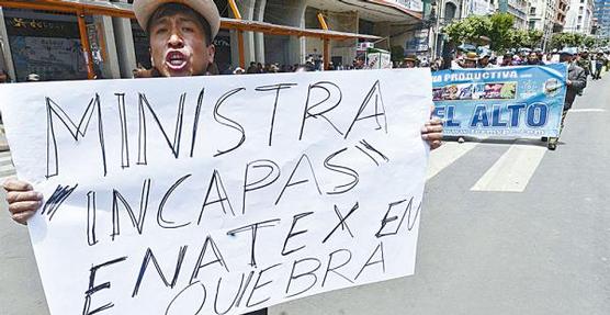 Trabajadores de Enatex piden pago de sueldos atrasados
