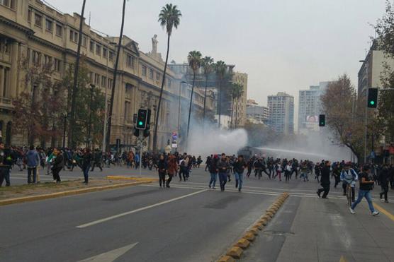 Gases a diestra y siniestra frustraron la movilización estudiantil
