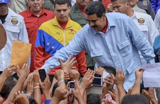 Maduro ante seguidores movilizados, ayer en Caracas