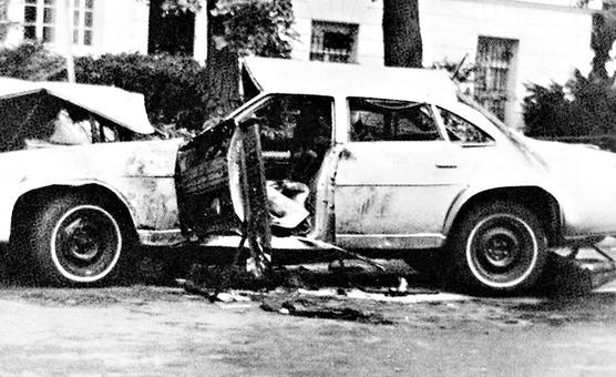 El auto en el que estallo una bomba y mató a Armando Letelier y Ronnie Moffitt