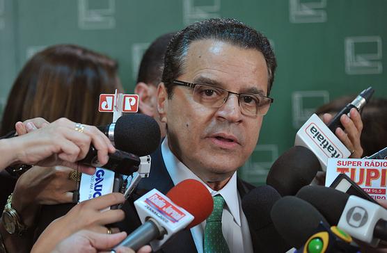 Alves es el tercer ministro que se va en 40 días