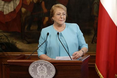 Bachelet preocupada por crisis educativa