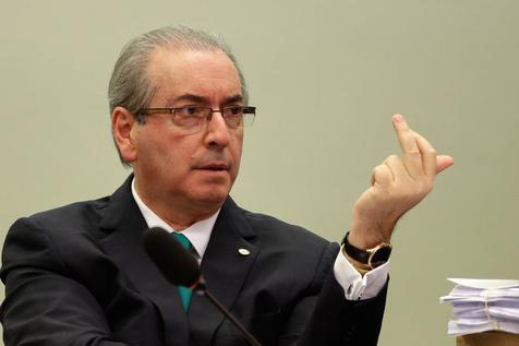 El gesto vehemente de Eduardo Cunha, quien renunció a la presidencia de la Cámara de Diputados.
