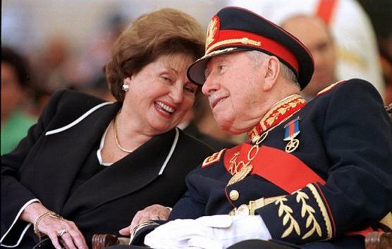 Pinochet y su multimillonaria viuda